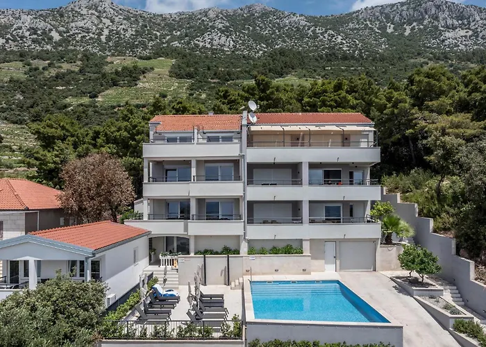 Gorgeous In Dingac With View דירה *