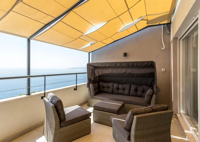 Gorgeous In Dingac With View Gornji Dingač