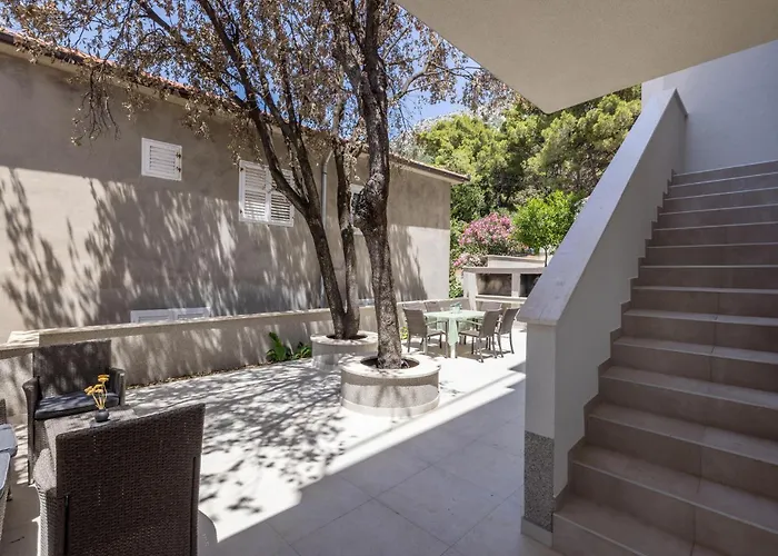 Gorgeous In Dingac With View * Gornji Dingač