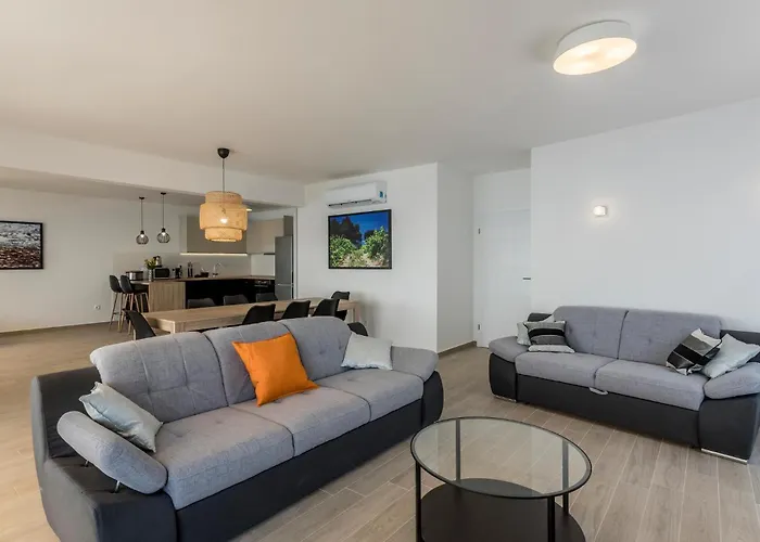 Gorgeous In Dingac With View