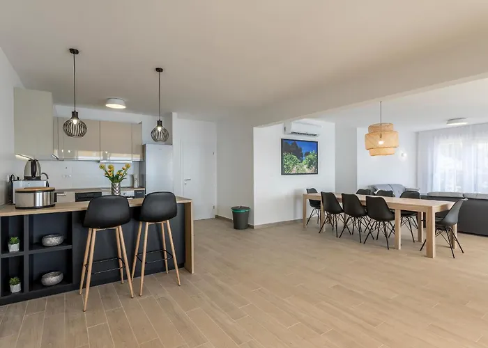 Gorgeous In Dingac With View