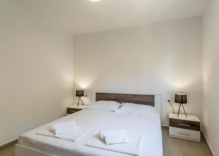 Gorgeous In Dingac With View Gornji Dingač