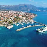 Lovely In Dingac With Wifi *