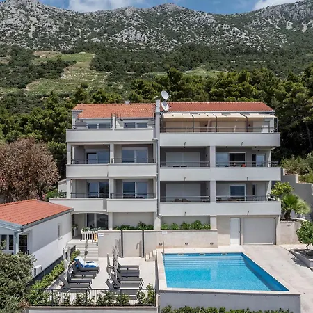 Gorgeous In Dingac With View Daire *