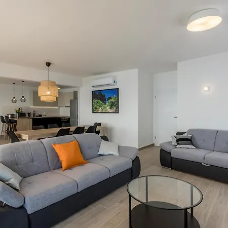 Gorgeous In Dingac With View